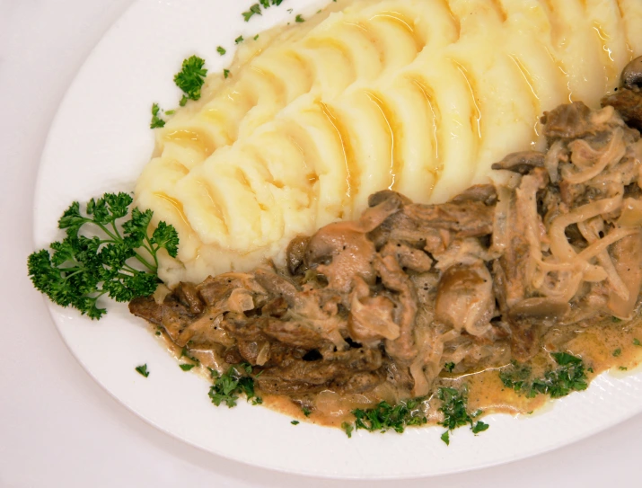 Potatoes with sautéed mushrooms